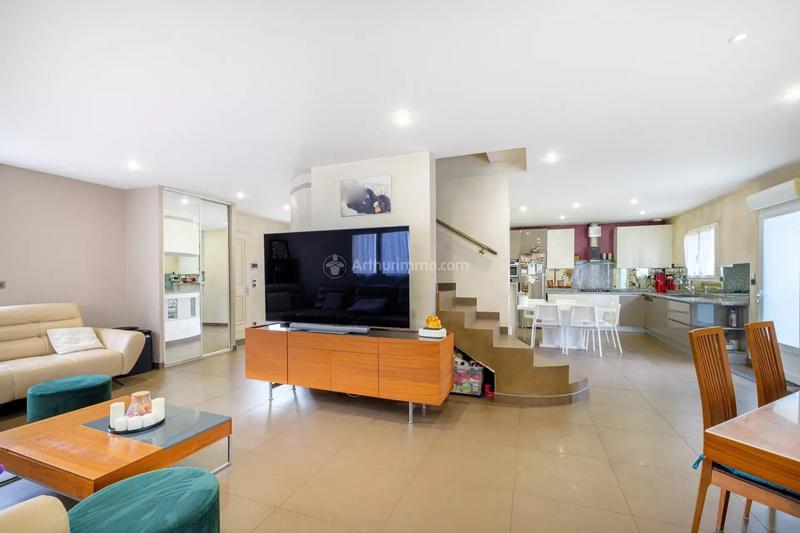 Maison - 170 m² - 6 pièces