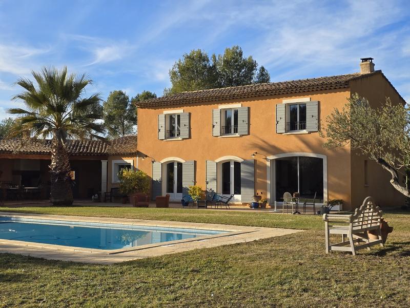 Maison - 224 m² - 5 pièces