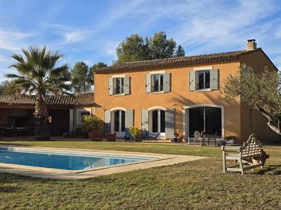 Maison - 224 m² - 5 pièces