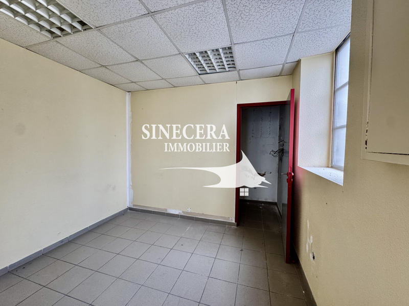 Local commercial - 1 087 m²