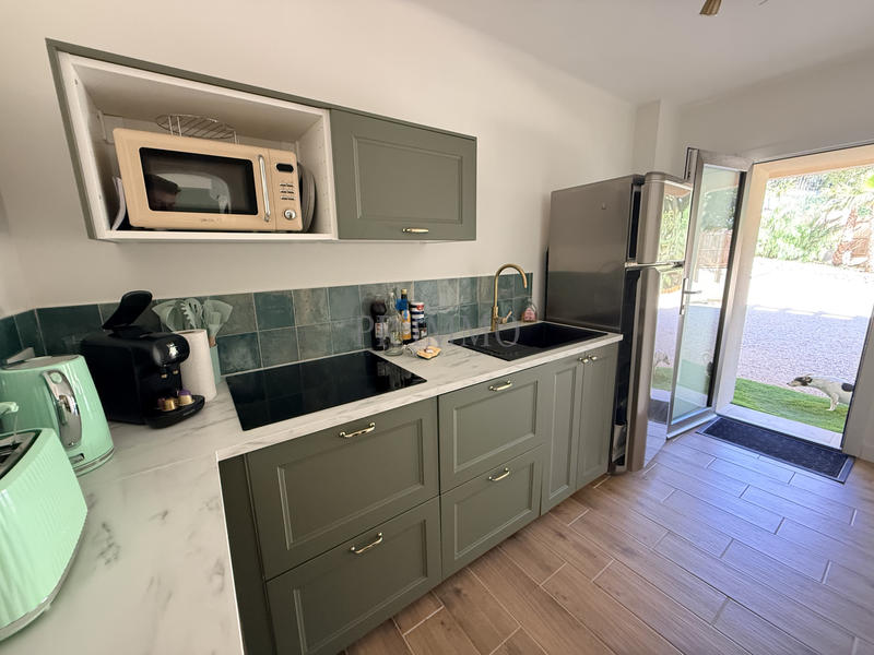 Maison - 250 m² - 12 pièces