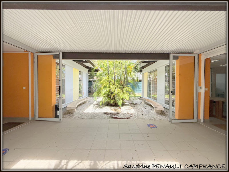 Bureau - 457 m² - 18 pièces