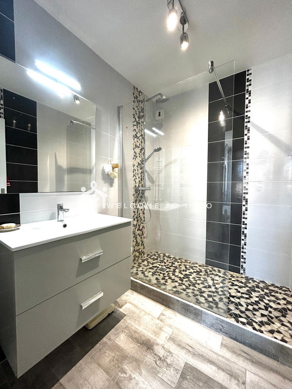 Appartement - 93 m² - 4 pièces