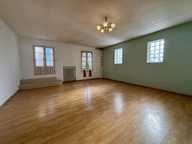 Maison traditionnelle - 201 m² - 8 pièces