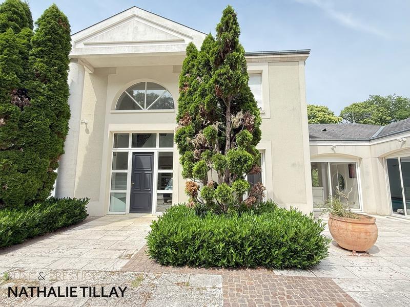 Villa - 280 m² - 7 pièces