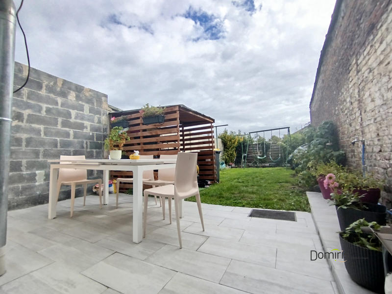 Maison - 93 m² - 4 pièces