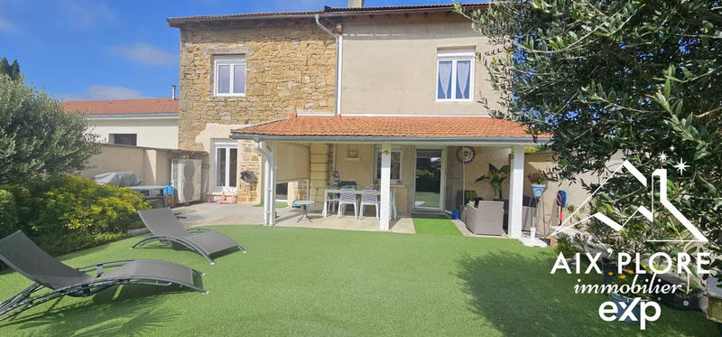 Maison - 220 m² - 5 pièces