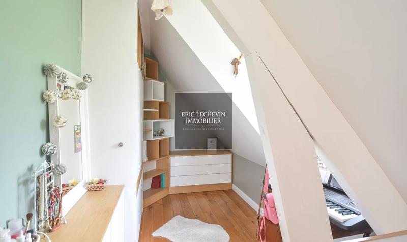 Maison - 293 m² - 8 pièces