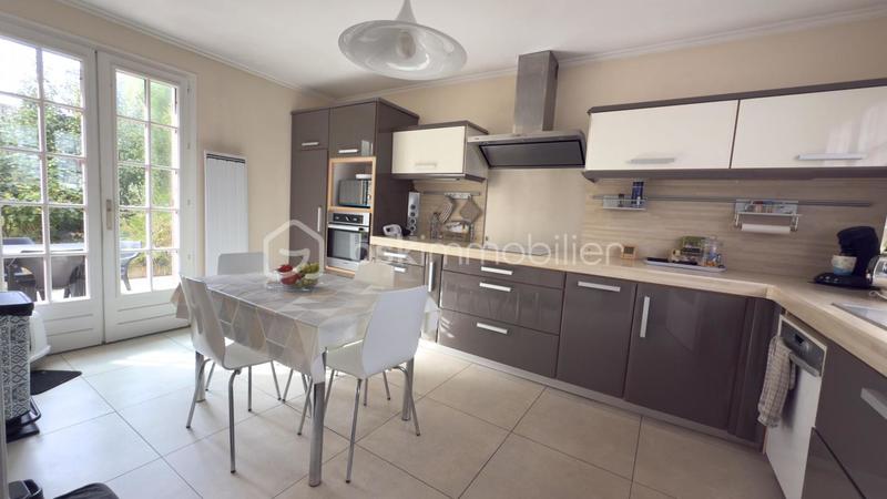 Pavillon - 90 m² - 6 pièces