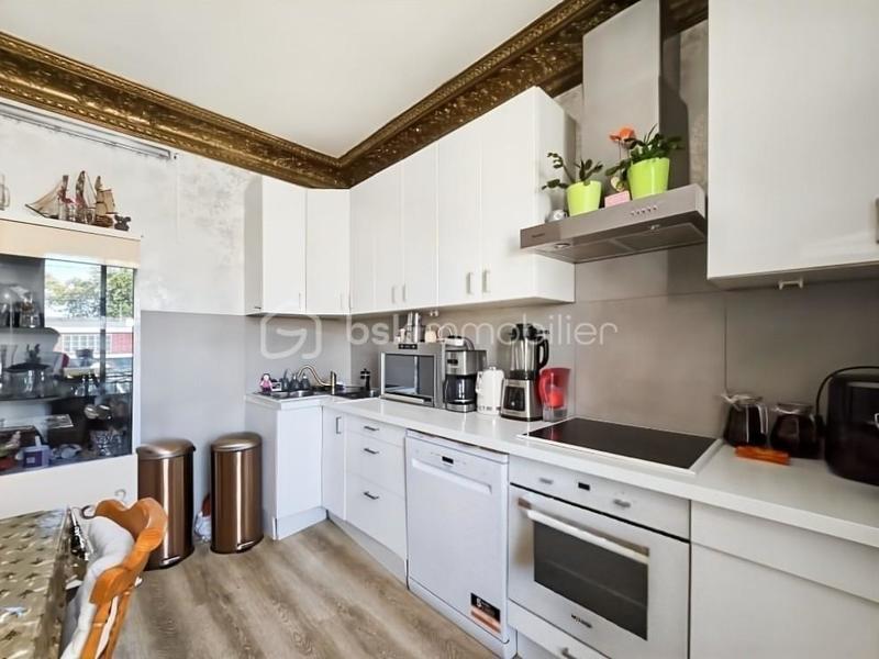 Demeure - 165 m² - 10 pièces