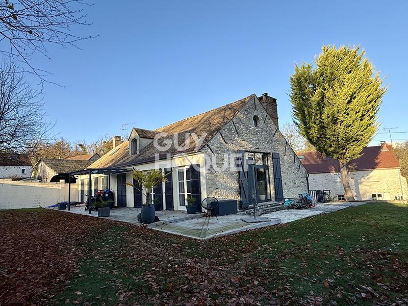 Maison - 216 m² - 10 pièces