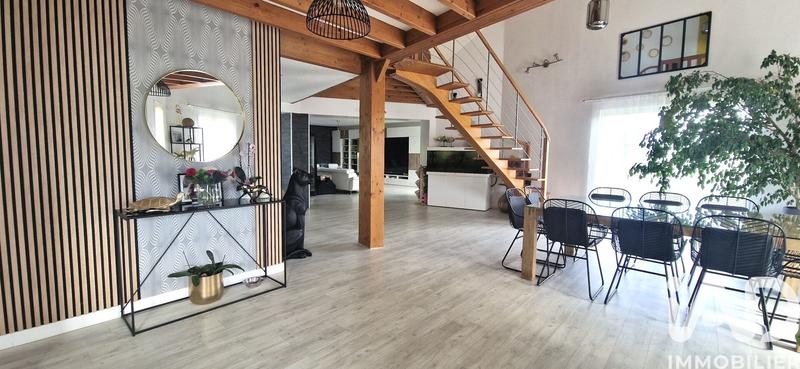 Maison - 220 m² - 5 pièces
