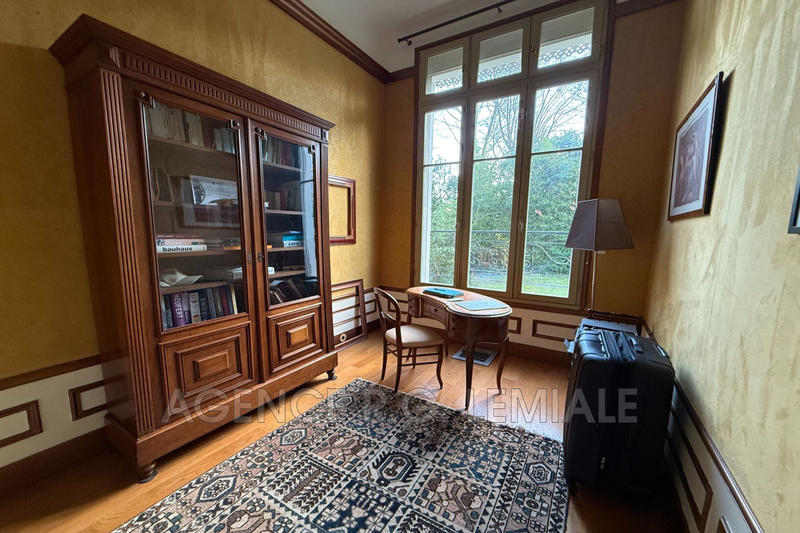 Maison - 326 m² - 12 pièces