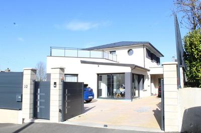 Villa - 180 m² - 7 pièces