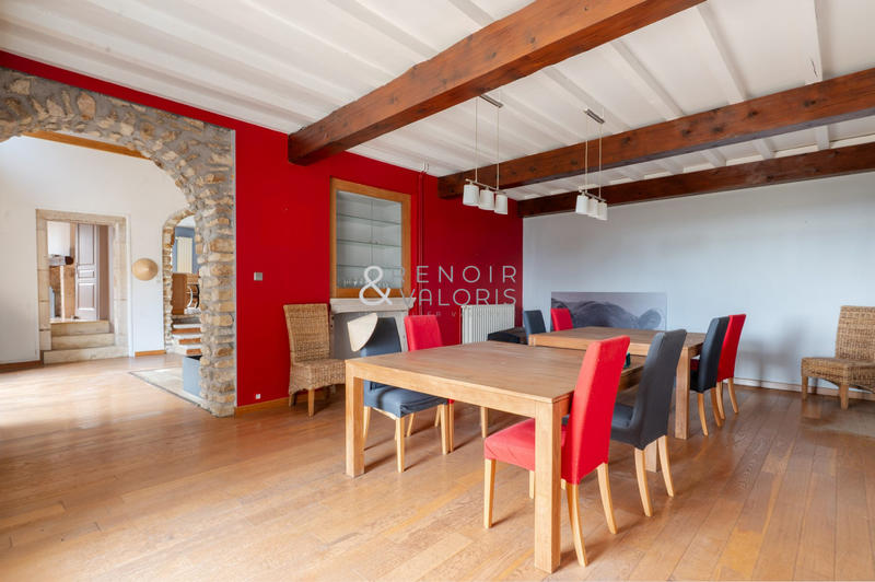 Maison - 270 m² - 10 pièces