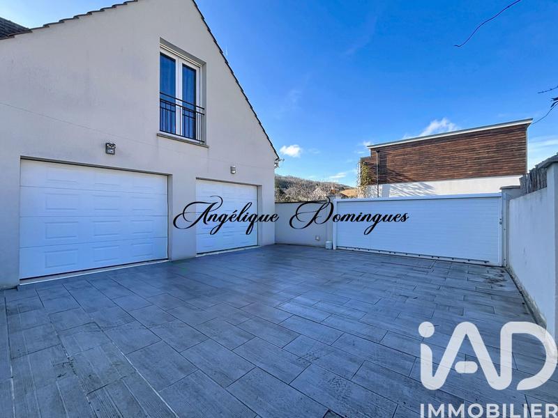 Maison - 242 m² - 10 pièces