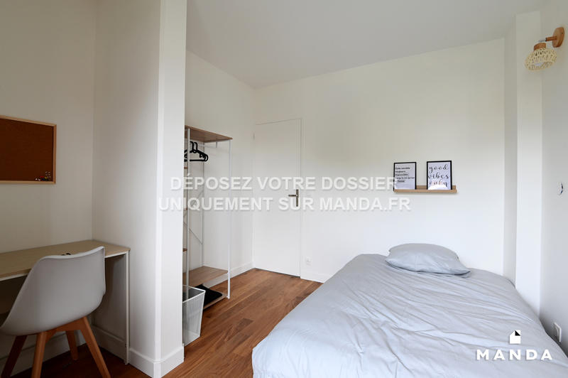 Chambre - 9 m² - 5 pièces