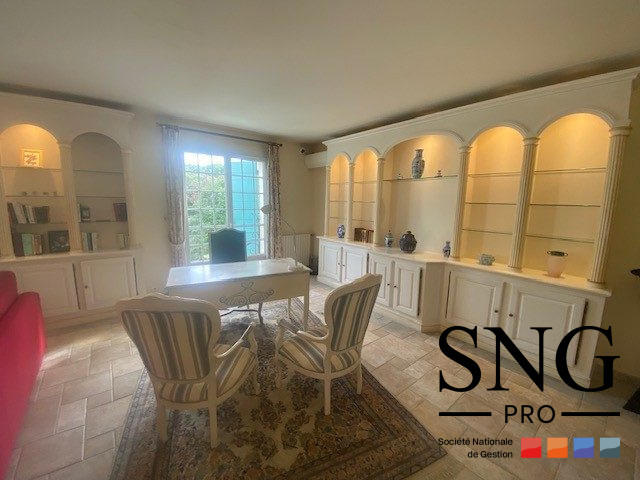 Maison - 293 m² - 5 pièces