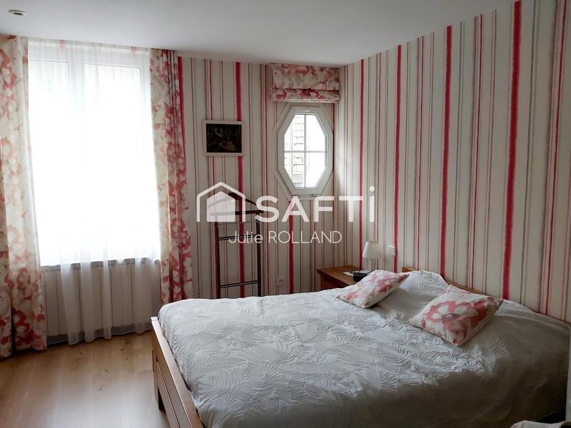 Maison - 202 m² - 8 pièces