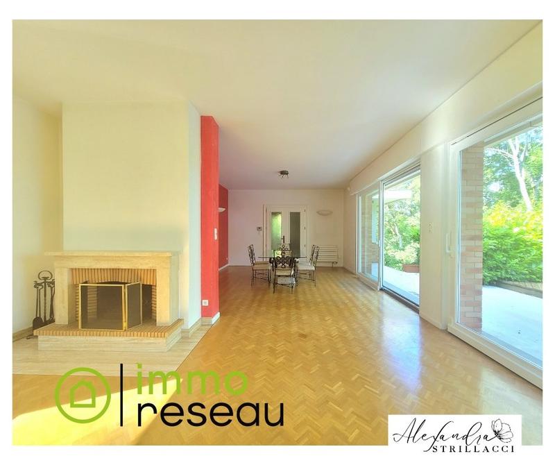 Maison - 240 m² - 8 pièces