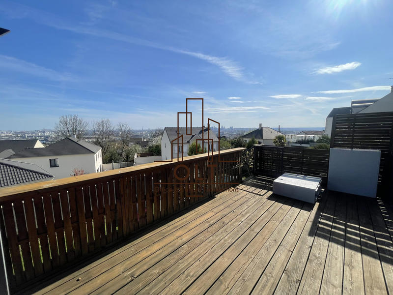 Maison - 300 m² - 8 pièces