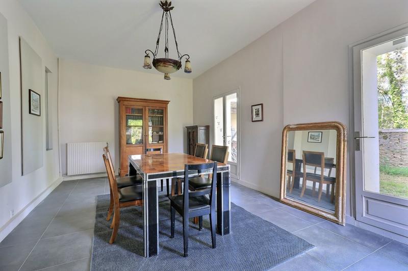 Maison - 301 m² - 11 pièces