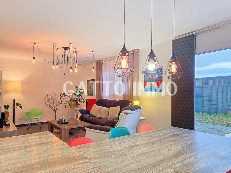 Maison - 102 m² - 4 pièces