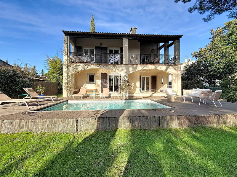 Maison - 155 m² - 5 pièces