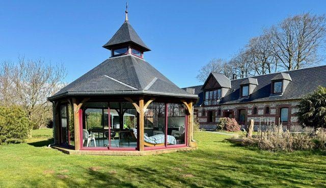 Maison - 260 m² - 9 pièces