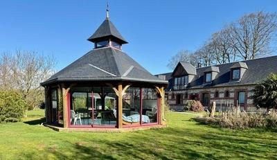 Maison - 260 m² - 9 pièces