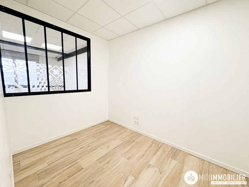 Local commercial - 89 m² - 4 pièces