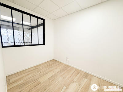 Local commercial - 89 m² - 4 pièces