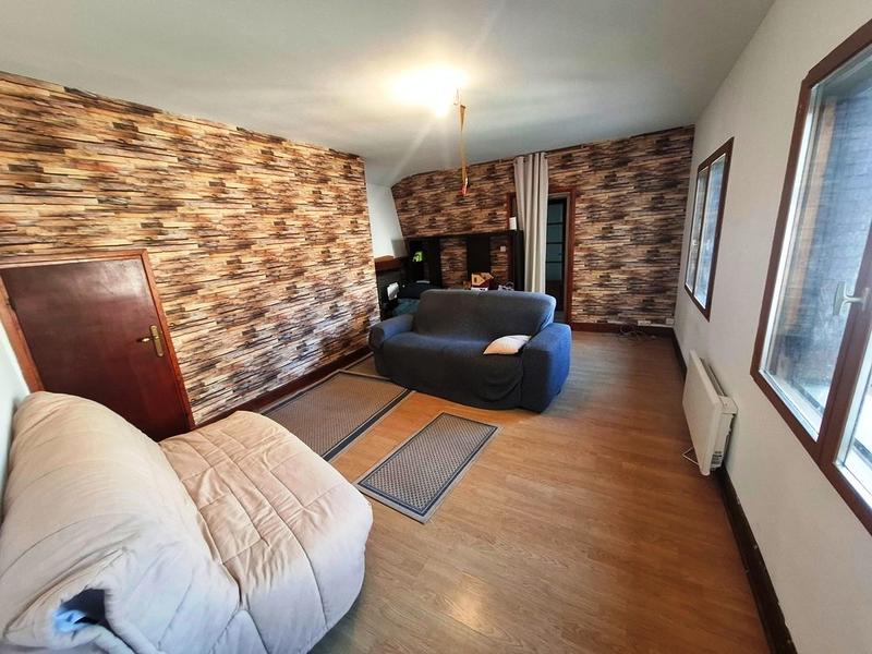 Maison traditionnelle - 240 m² - 11 pièces