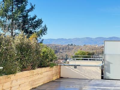 Appartement - 96 m² - 4 pièces