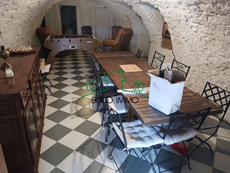 Mas - 150 m² - 14 pièces