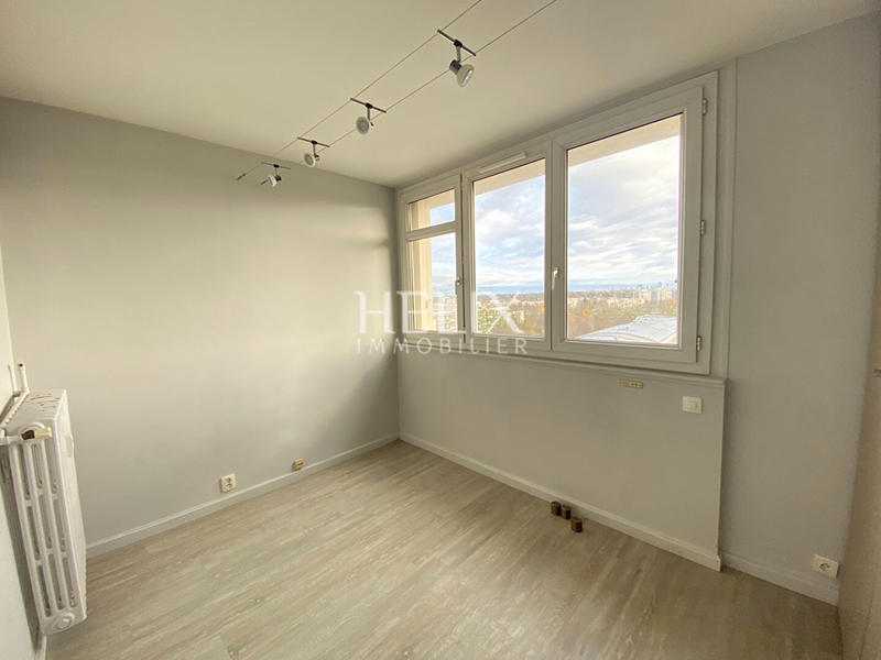 Appartement - 85 m² - 5 pièces