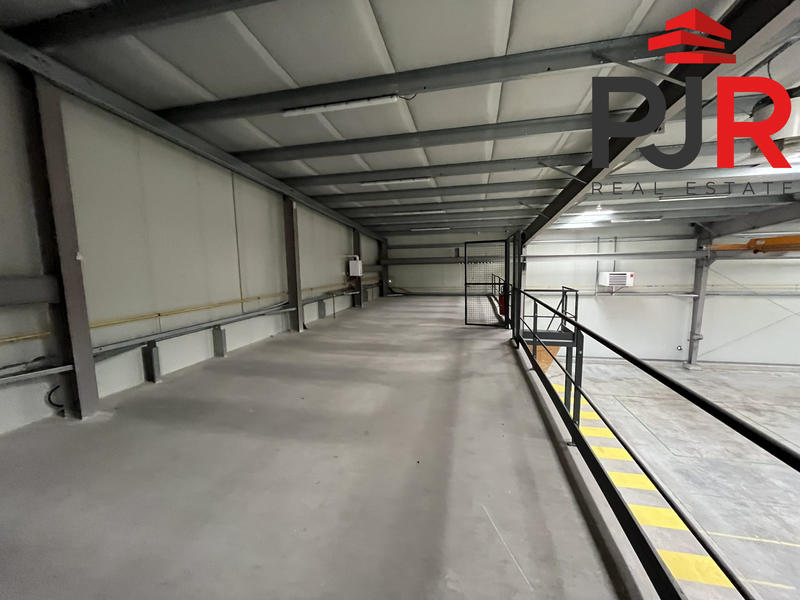 Local d'activités - 750 m²