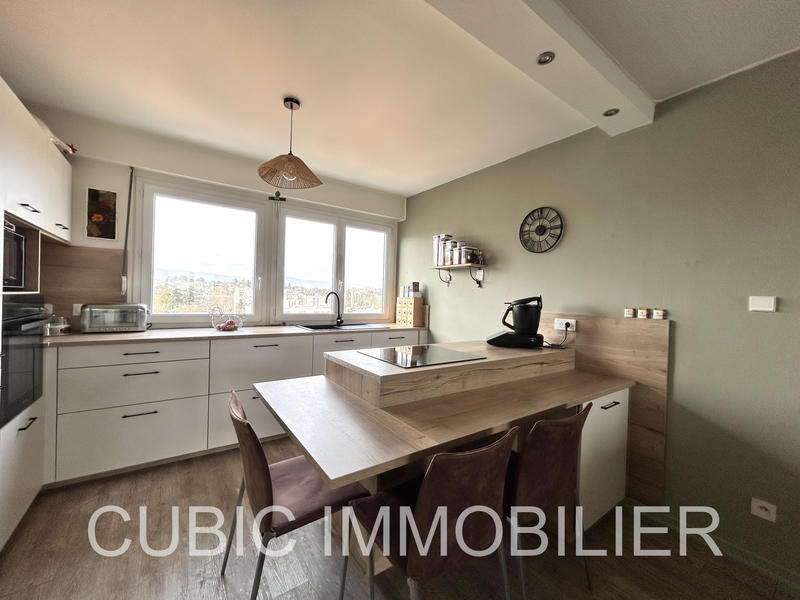 Appartement - 93 m² - 4 pièces