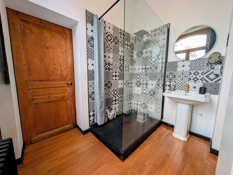 Maison - 300 m² - 11 pièces