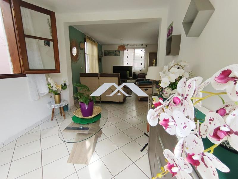 Maison - 98 m² - 5 pièces