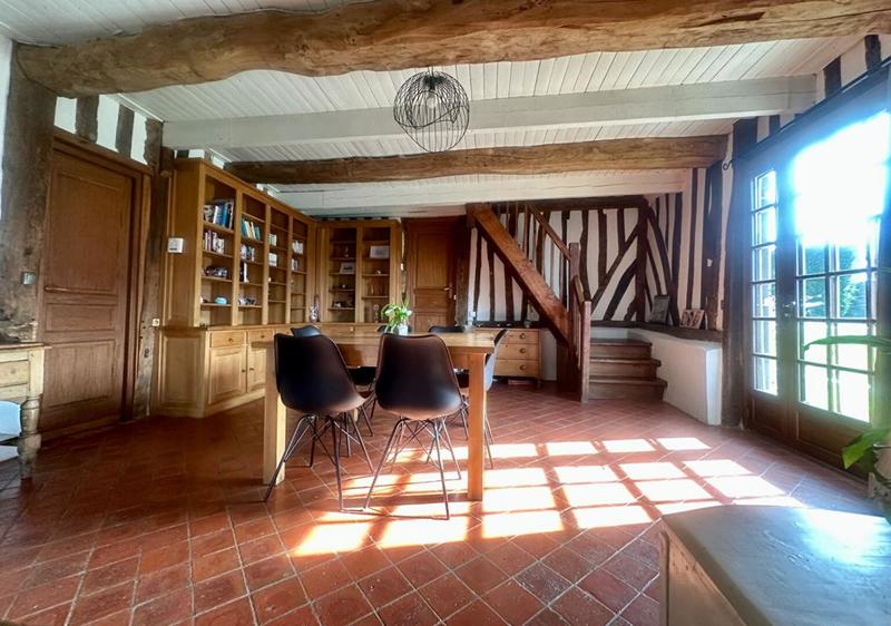 Maison - 300 m² - 12 pièces