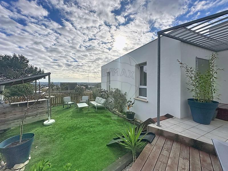 Maison - 92 m² - 4 pièces