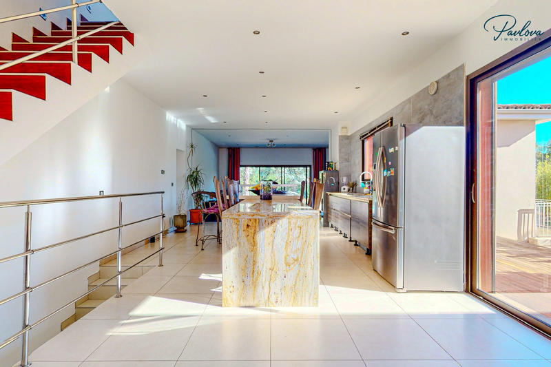 Villa - 252 m² - 7 pièces