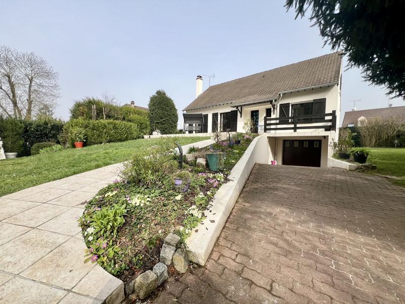 Maison - 180 m² - 7 pièces