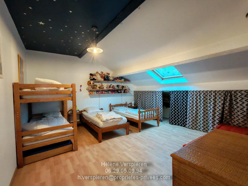 Maison - 215 m² - 7 pièces