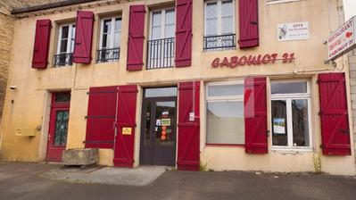 Maison - 275 m² - 10 pièces