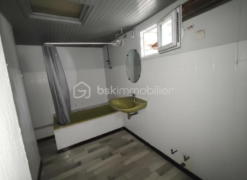 Maison - 300 m² - 13 pièces