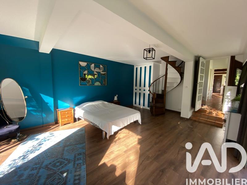 Maison - 186 m² - 7 pièces