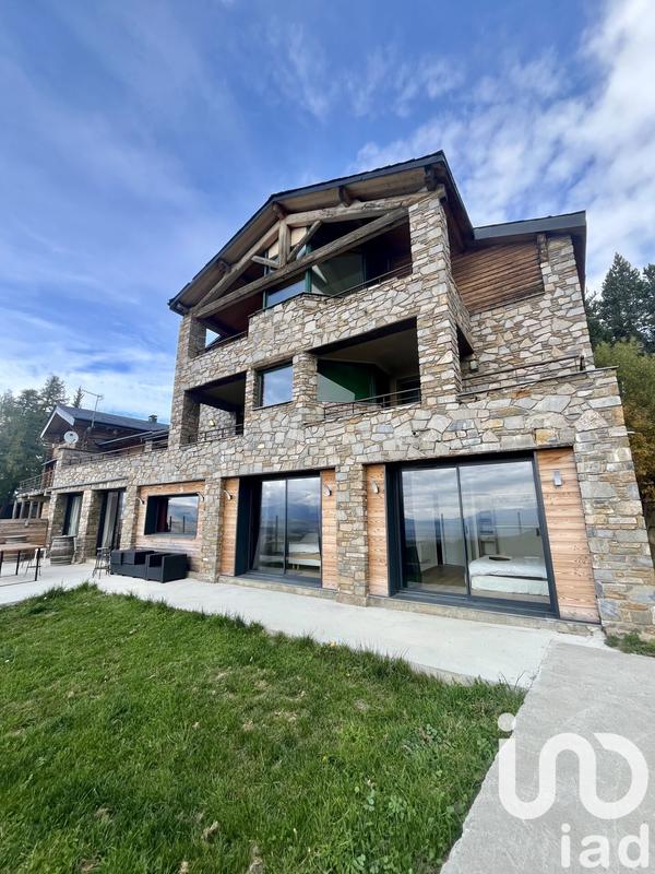 Châlet - 343 m² - 15 pièces