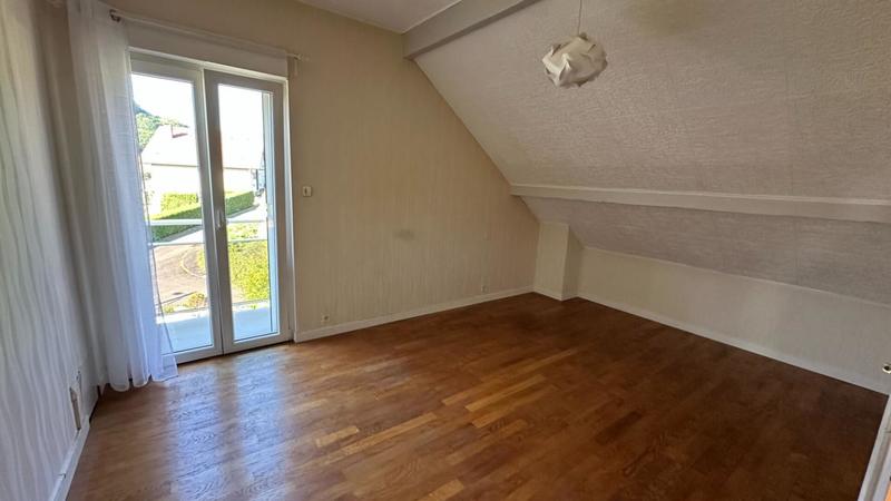 Maison - 152 m² - 8 pièces